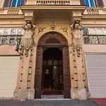 The Club Navona