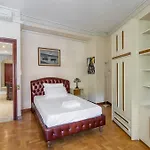 Luxury Macrobio Flat