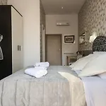 Domus Pietro Inn