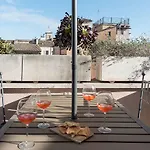 Penthouse With Terrace In The Heart Of Rome