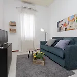 Central San Lorenzo Apartment