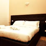 Cairoli Rooms