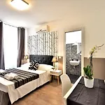 Romantica Rooms Guest House