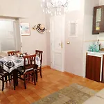 Domizio Suite Apartment