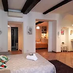 Il Salotto Di Via Giulia