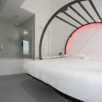 Colosseum Jacuzzi Suites