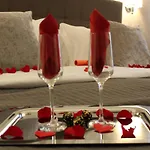 River Luxury Suites