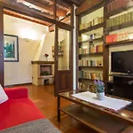 Rental In Rome Luce Apartment
