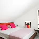 Monti Exclusive Medieval Tower
