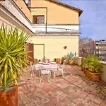 Regina Margherita Halldis Apartment