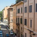 Rental In Rome Giulia Atmosphere