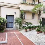 Apartment In Piazza Bologna