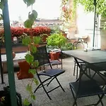 Elegant Attic With Terrace 1 Mt Subway. Nidoluisa