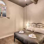 11 Via Di Sant\'Eligio