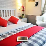 Moonlight Inn Guesthouse