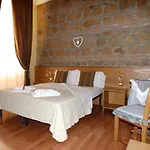 Guest House 64
