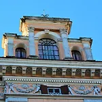 Elegant Attic With Terrace 1 Mt Subway. Nidoluisa