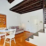 Rent In Rome Trevi Fountain Suite