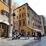 Rent In Rome Trevi Fountain Suite