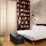 Piazza Del Popolo Boutique Home