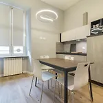 Via Milano 52