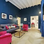 EVE Guest House at Trevi Fountain