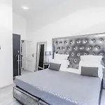 Esedra Relais