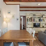 Colosseo Modern Apartment