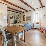 Colosseo Modern Apartment