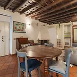 Stylish Flat Domus Aurea
