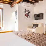 Trevi Queen Apartment