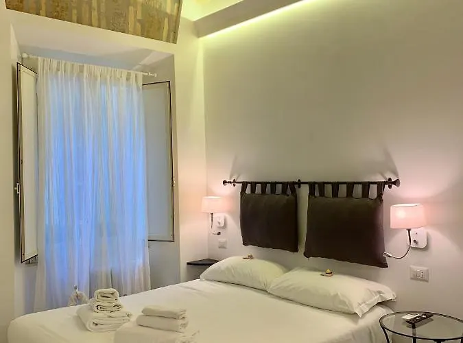 Luxury rooms near Colosseum