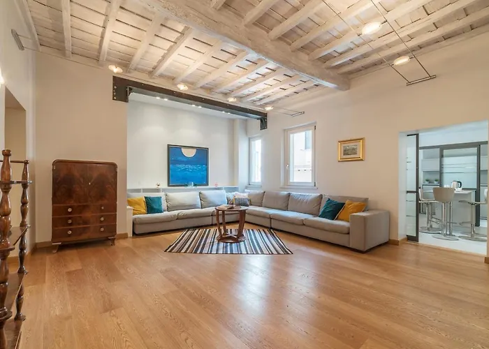 Piazza Navona Elegant Apartment