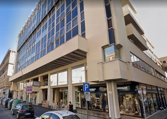 Nice Apartment In Roma Near San Giovanni Train Station