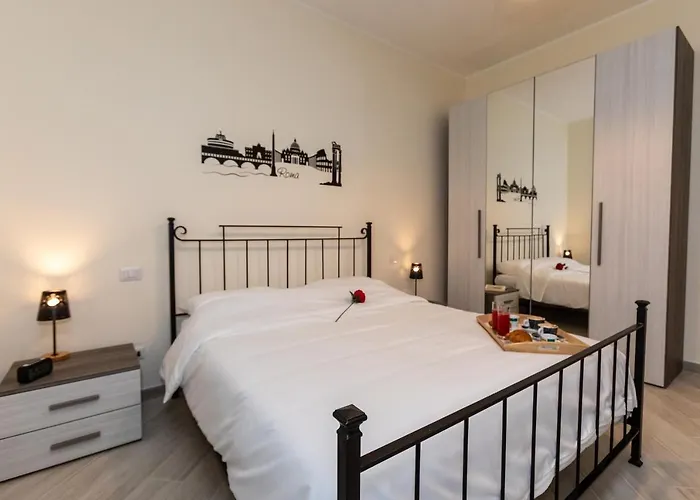 Near S.Giovanni/Metro C ***** Big New Apartment