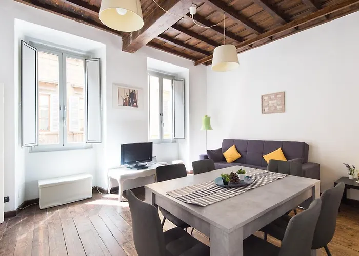 Muratte Apartment Facing Trevi\'S Fountain