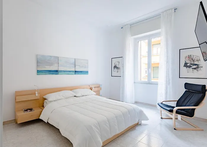 Arezzo Apartment, Metro Bologna E Bus Per La Sapienza, 4 Persone, Wifi