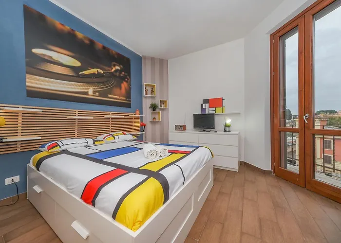 Mondrian House