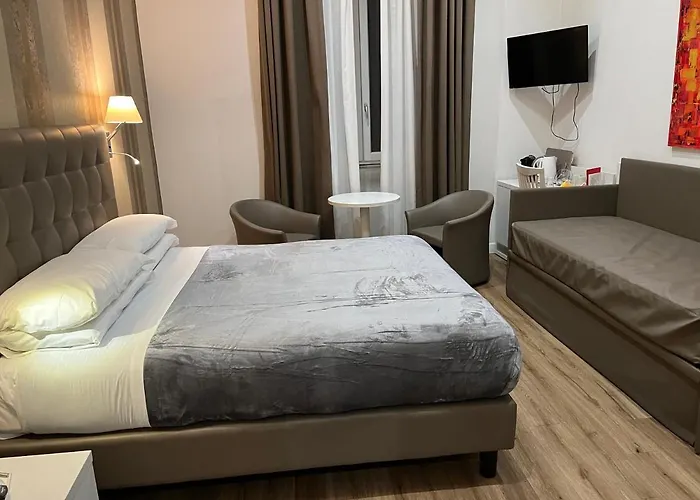 Triple Big Room Amazing View, For Two O Three Person, In Center Of Rome