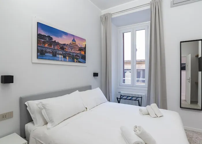 White Home Suite And Rooms