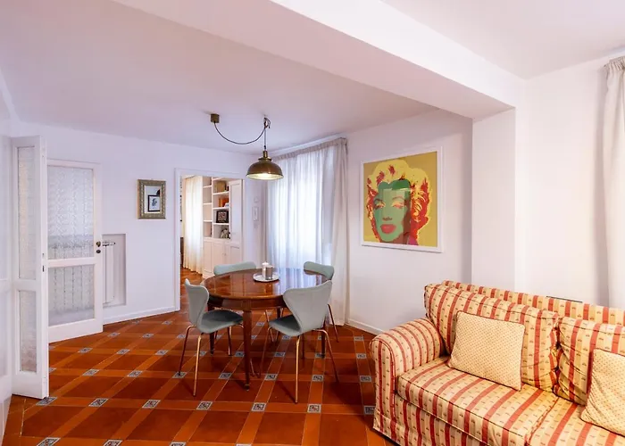 Parlamento Luxury Apartment