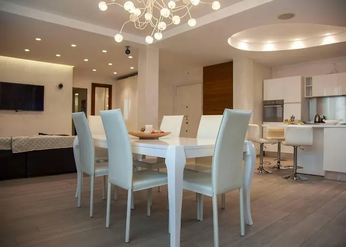 Rome Chic And Elegant Apartment Near Metro Station