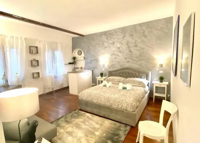 Navona Suite Viola