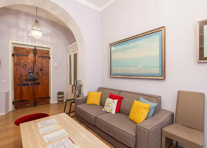 Luxury Three Bedrooms Flat In Roma Center