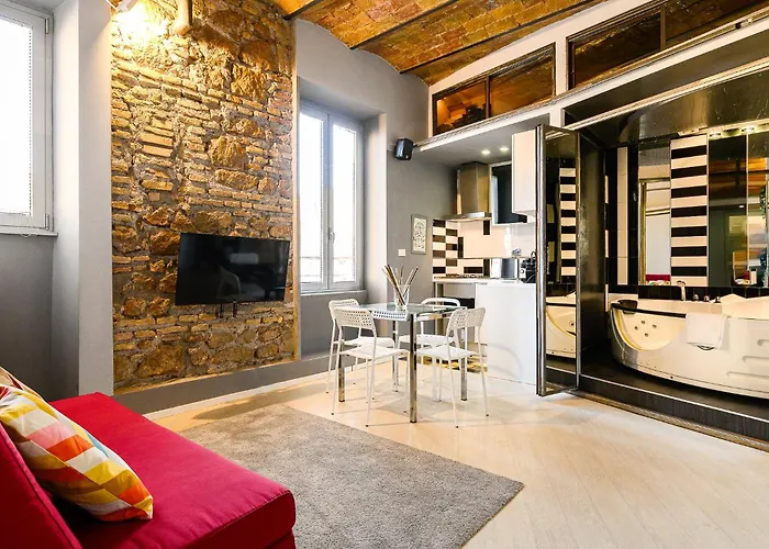 Stylish With Jacuzzi By Ndp Rent