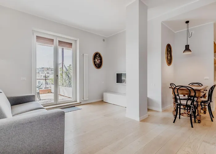 L\'Attico Con Terrazza In Corso Francia