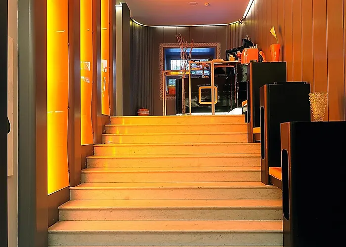 Orange Hotel