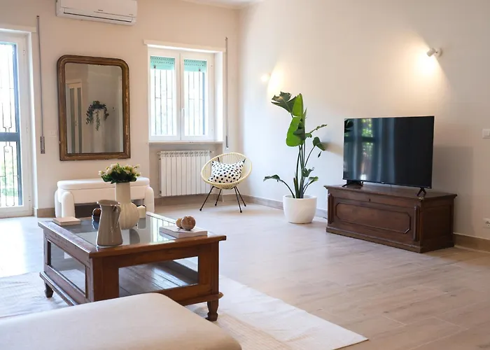 Vatican 4 Bedroom Apartment With Private Parking