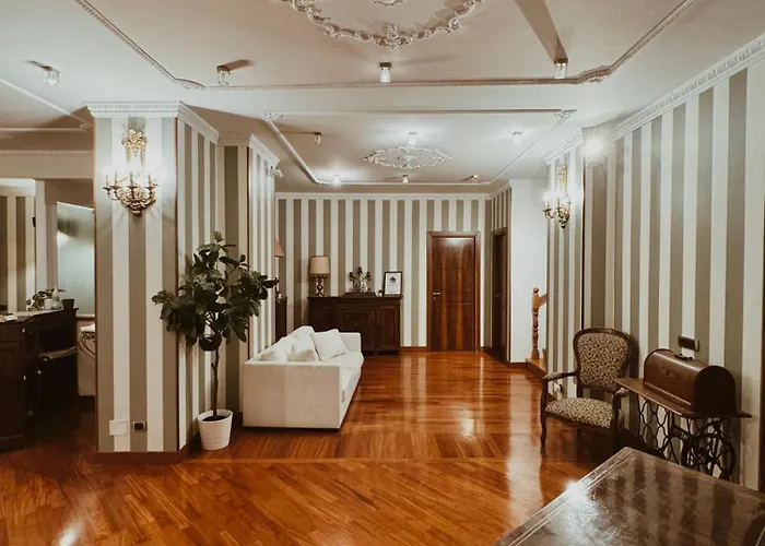 Residenza Tritone Luxury Guest House Trevi Fountain