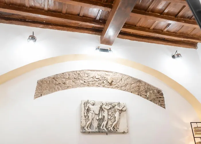 Domus Superior Capocci - Colosseum - Rione Monti